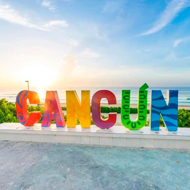 Altus Tours — Cancun City Tour Privado Compras y Ruinas  en Riviera Maya