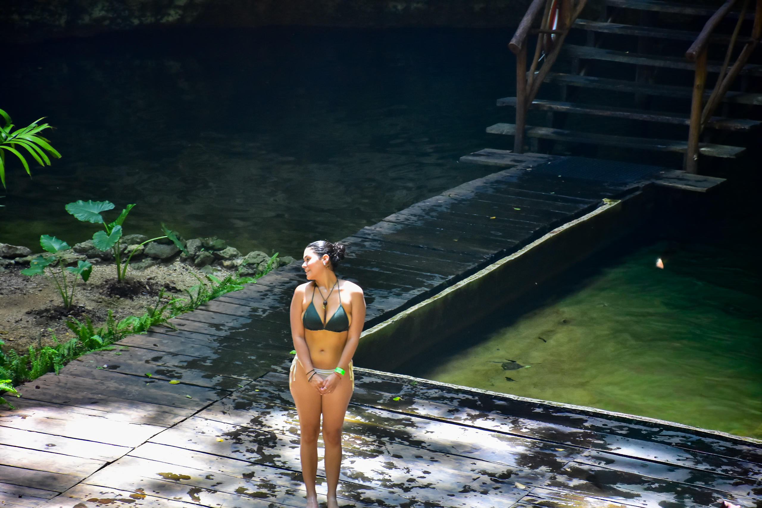 Tour Plus Ruinas de Chichen Itza, Nado en Cenote Chichikan y Valladolid  desde Riviera Maya