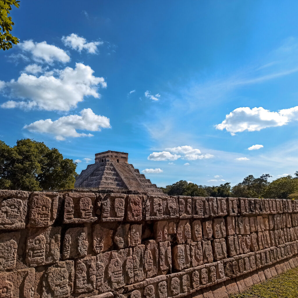 Chichen Itza, Cenote Samaal & Valladolid 