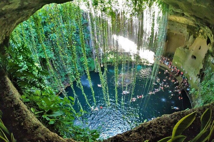 Deluxe Tour Chichen Itza, Valladolid, Cenote Suytun y Cenote Ikkil 