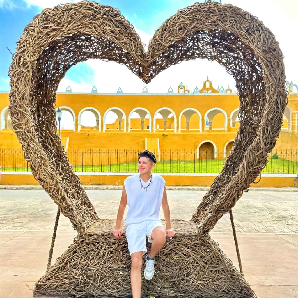 Izamal Pueblo Magico y Cenotes desde Merida 