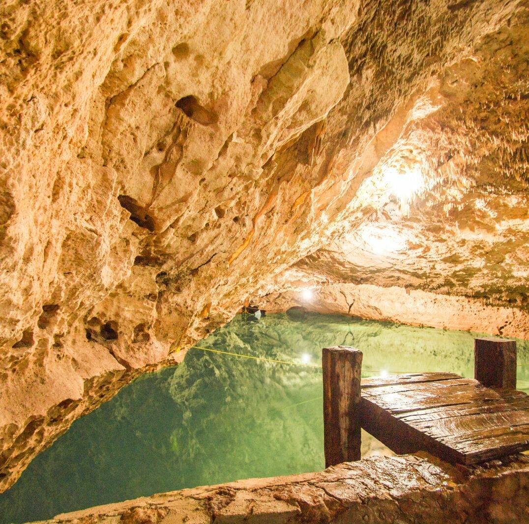 Izamal Pueblo Magico y Cenotes desde Merida 