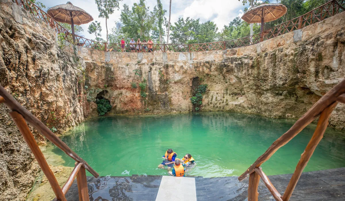 Altus Tours — Tour 4x1 Tulum, Coba and Cenote Deluxe in Riviera Maya